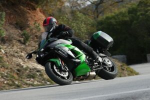 Kawasaki Ninja H2 Review - Is it the best motorbike?